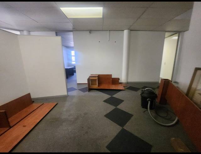 170M² OFFICE TO LET IN VORNA VALLEY
